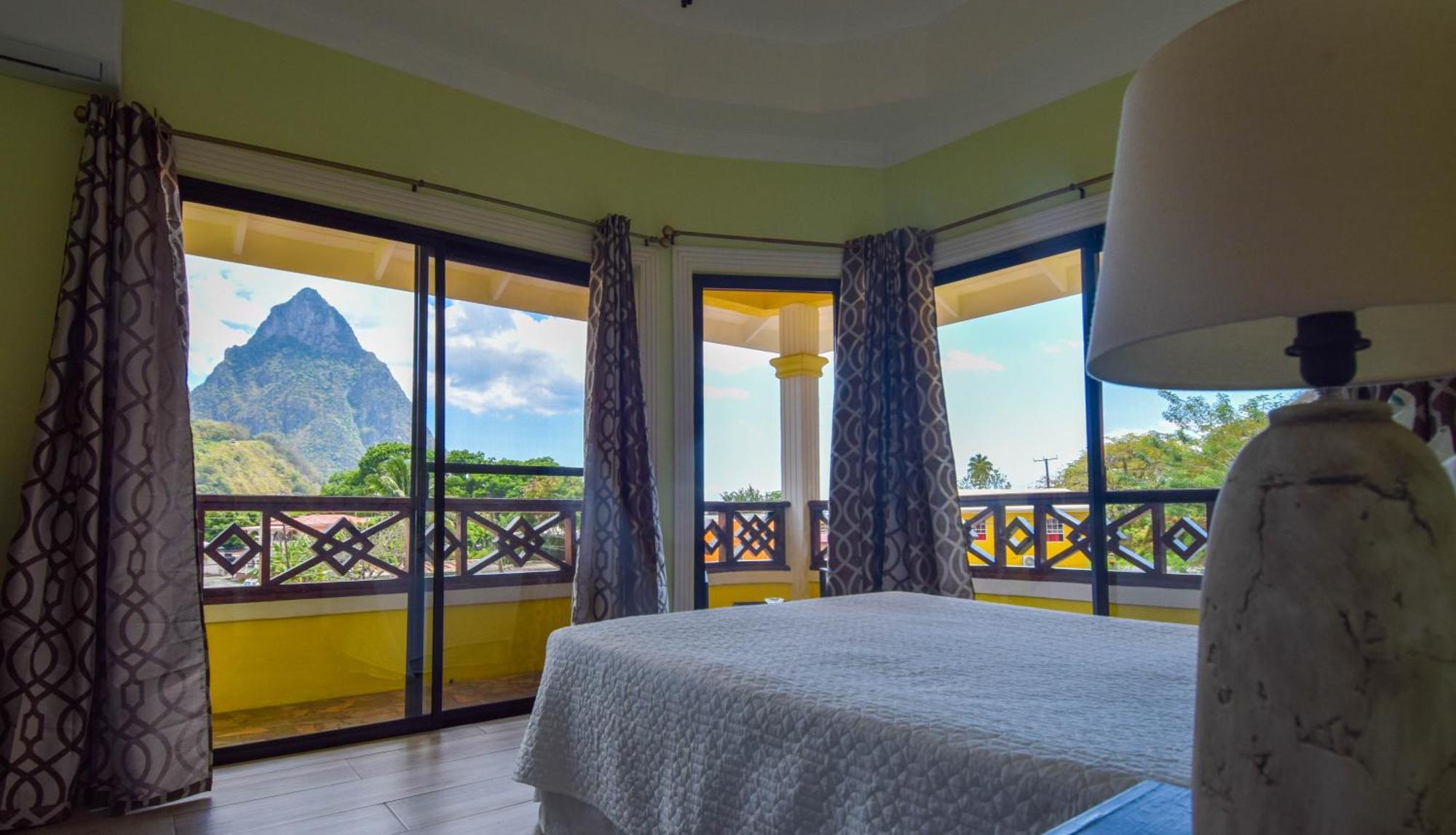 Sea Piton View Apartment- Location, Convenience, Modern Living Soufrière Dış mekan fotoğraf